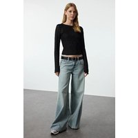 Fitted Stretch Knit Top Mesh Detail
