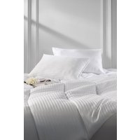 Snuggledown Hotel Quality 10.5 Tog All Year Round Duvet With 2 Pillows in White | Size: Single