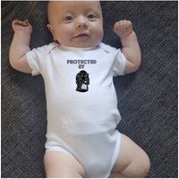 Afewhometruths Protected by Cocker Spaniel Dog Baby bodysuit / Baby Grow in White | Size: 3-6 m