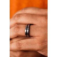 The Colourful Aura Men's 8mm Stainless Steel Black Cross Thumb Unisex Wedding Band Ring in Silver | Size: 8