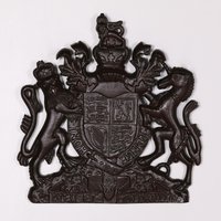 Glasstone Rustic Iron Style 37cm Cast Metal Coat of Arms in Dark Brown