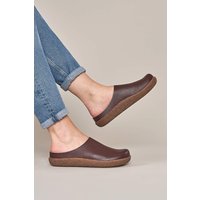 Moshulu Women's 'Pevensey' Unlined Leather Clogs in Dark Red | Size: 5