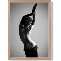 ARTZE Elegant Woman with Gloves Fashion Black & White Photo Framed Print SIZE: A2 with Oak Frame | Size: A4