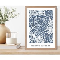 ARTZE William Morris Blue Pattern Art Print / Oak Frame / SIZE: A4 in Mid Blue | Size: A3