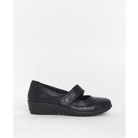 T&C Mary Jane Shoe EEE