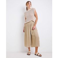 Pleat Extreme Wide Leg Culotte