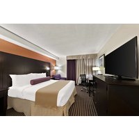 Best Western Plus Toronto North York Hotel & Suites