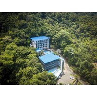 Quepos - El Faro Containers Beach Hotel