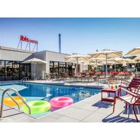 Orange - ibis Orange Centre Echangeur A7 A9