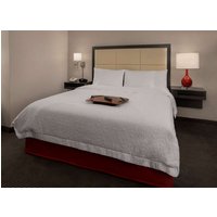 Milwaukee - Hampton Inn & Suites Milwaukee Downtown