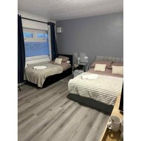 Merthyr Tydfil - OYO Princetown Lodge, Near Brecon Beacons & Bike Park Wales, Free Parking