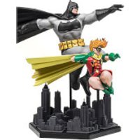 Iron Studios DC Comics Art Scale Deluxe Statue 1/10 Batman & Robin (Dark Knight Returns) 23 cm - 199.00 Iron Studios DC Comics Art Scale Deluxe Statue 1/10 Batman & Robin (Dark Knight Returns) 23 cm