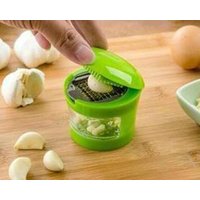 Amazon hot sale kitchen gadget garlic press / High quality garlic grinder / garlic chopper