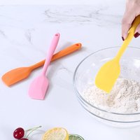 BPA Free Flexible Heat Resistant Spatula with Metal Core Mixing Cooking and Baking Silicone Spatula Custom