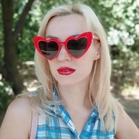 Fashion Love Heart Sunglasses Women Cute Sexy Female Retro Cat Eye Sun Glasses Vintage 90s Pink Glasses Red Flash Eyewear