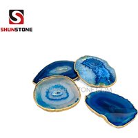 Natural Agate Slices Coasters Dyed Agate Stone Slab Polished Irregular Healing Crystal Decoration Table Coaster with Golden Rim