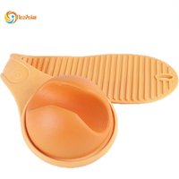 Wholesale 2018 hot baby feeding tools high quality orange safety plastic free hand baby bottle holder