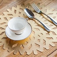 Manufacturer household heat proof flower shaped gold vinyl placemat