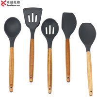 Hot Sale Cooking Tools 5pcs Silicone Kitchen Accessories Wooden Kitchen ware with Natural Acacia Hard Wood Handle