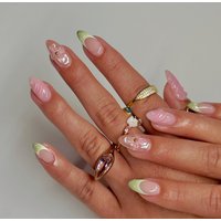 Wholesale 3846 3D Shell Design Floral Short Almond False Nails Press on Nails Artificial Fingernails Customize