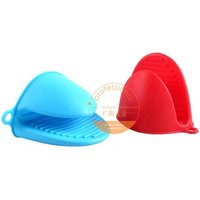 Wholesale pot holder finger control kids funny heat resistant cooking custom oven mitts silicone