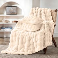 Pom Pom Fur plaid met kussens