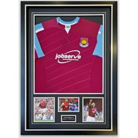 Framed Signed Ferdinand 2005 Retro Shirt
