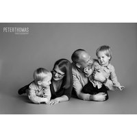 1-Hr Family Photoshoot & 2 Prints at Peter Thomas Photography | Things To Do