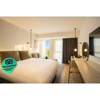4* Leonardo Hotel Chester City Break: Award Winning Central Stay with Prosecco, Breakfast & Dinner Upgrade for 2 | Things To Do