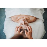 HydraFacial with LED Light Therapy & Dermaplaning Upgrade at Isha Beauty, Shoreditch | Wowcher