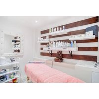 Mums-to-Be Pamper Package: Pregnancy Massage with Chocolates and Treatment Choice | Things To Do