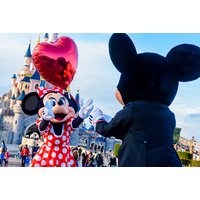 Paris & Disneyland Break: 4* Hotels, Return Flights & Transfers | Wowcher