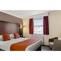 Dragonfly Colchester, Essex Stay & Breakfast for 2 - 1 or 2 Nights! | Things To Do