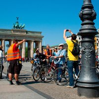 Berlin Highlights Sightseeing Bike Tour 3.5h in Small Groups