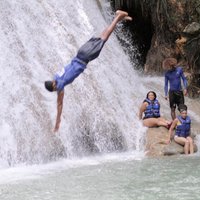 Dunn’s River Falls & Blue Hole Tour with Lunch