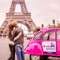 Private tour Paris 3 hours in vintage Citroën 2CV