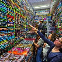 Hand Artisan Souvenirs & Fabric Market Tour