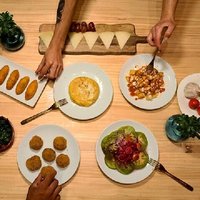 Authentic spanish tapas cooking class in barcelona
