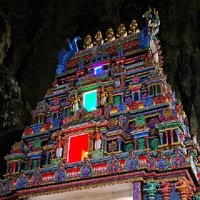 Batu Caves and Sari Experience with Batik Workshop
