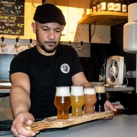 Tasting local beers and panisses from Nice