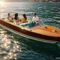 Exclusive Vintage Wooden Boat Tour on Lake Como