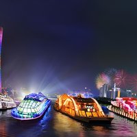 Private Guangzhou Night Tour VIP Cruise and Dim-Sum Dinner Option