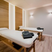 Massage Weekends and Holidays