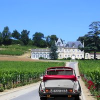 Private wine trip to Saint-Emilion aboard vintage French presidential car