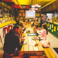 Food Tour in East Village in French