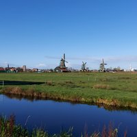 Small group Day Tour to Windmills, Volendam & Marken