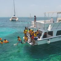 Isla Mujeres Full Day Tour on Yacht with Snorkel and Buffet