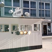Private Half-Day Berlin Sightseeing Tour with a Minivan Including Short City Walks