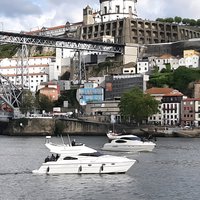 PORTO : Premium Yacht Tour – 6 Bridges & Douro Estuary Reserve