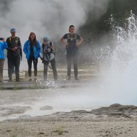 6-Mile Geyser Hiking Tour in Yellowstone with Lunch